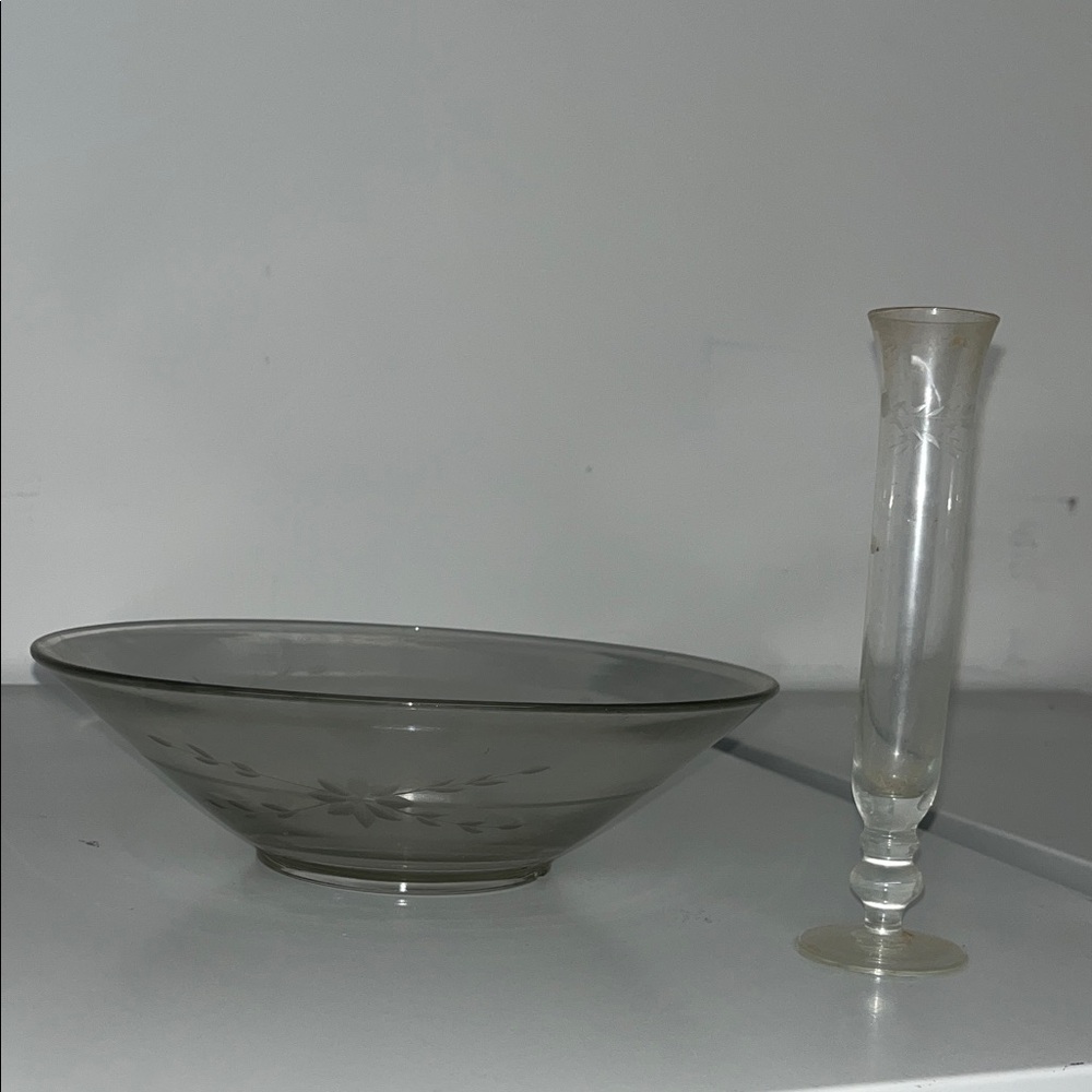 Elegant Clear Glass Bowl and Vase Set